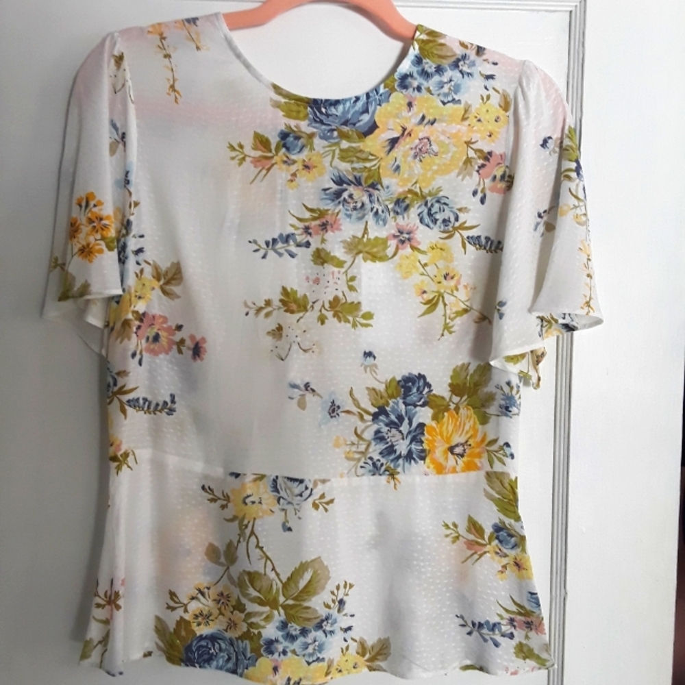 Clip Dot Peplum Floral Flutter Sleeve Top Size 8 US